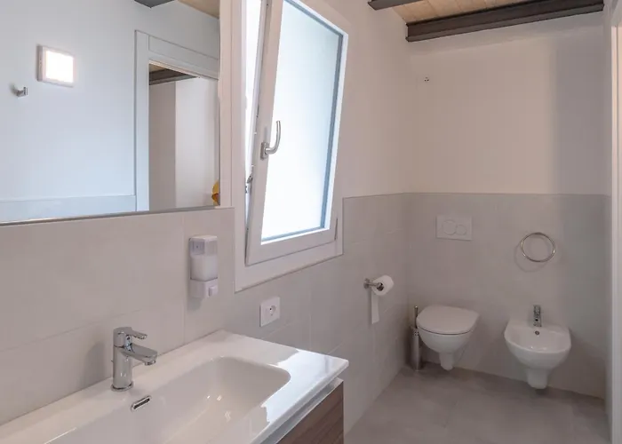 Casa Quadrifoglio - Borromeo 인트라